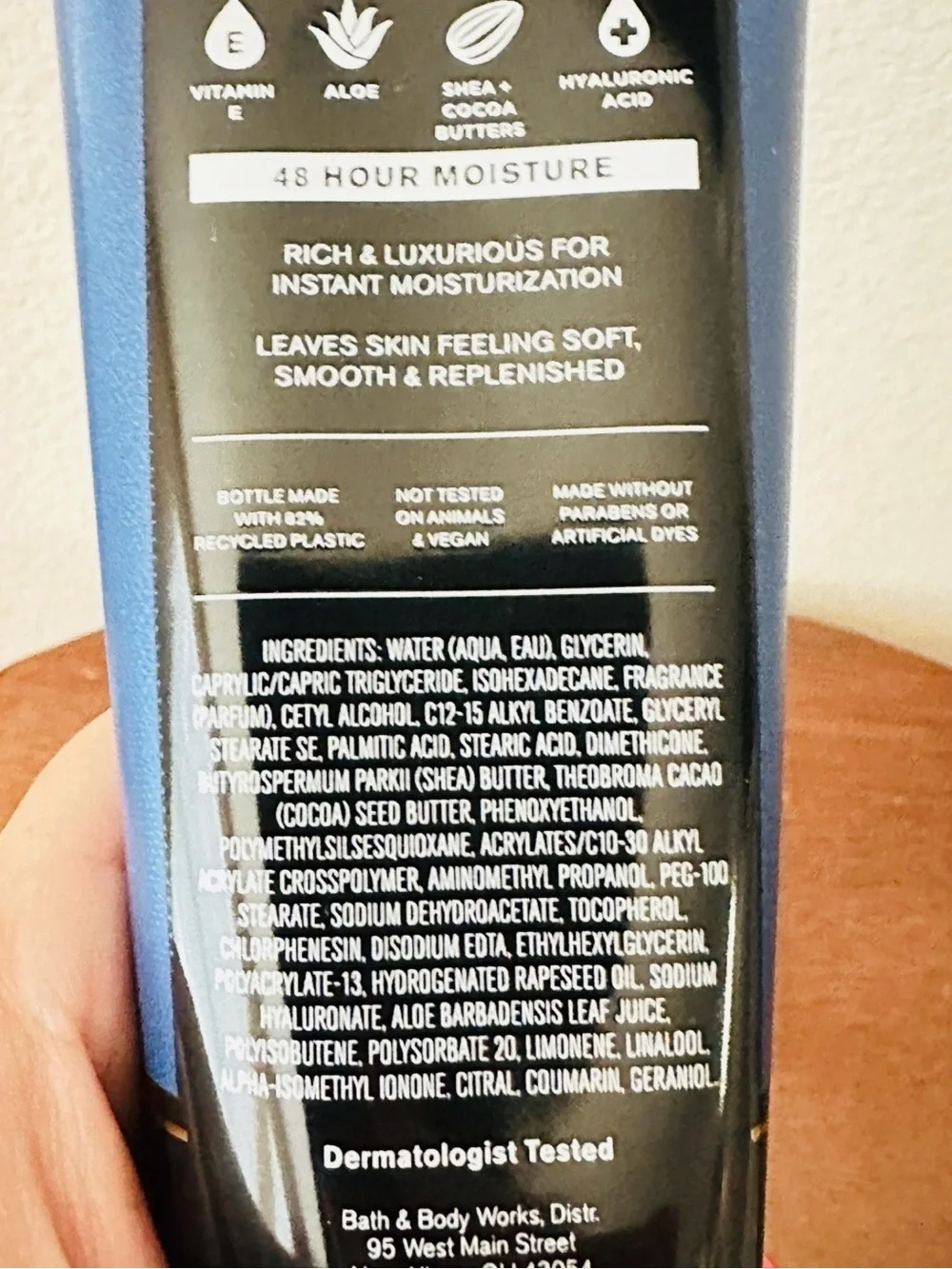 Bath & Body Works Men's Ocean Body Cream in Blue with Gold Accents